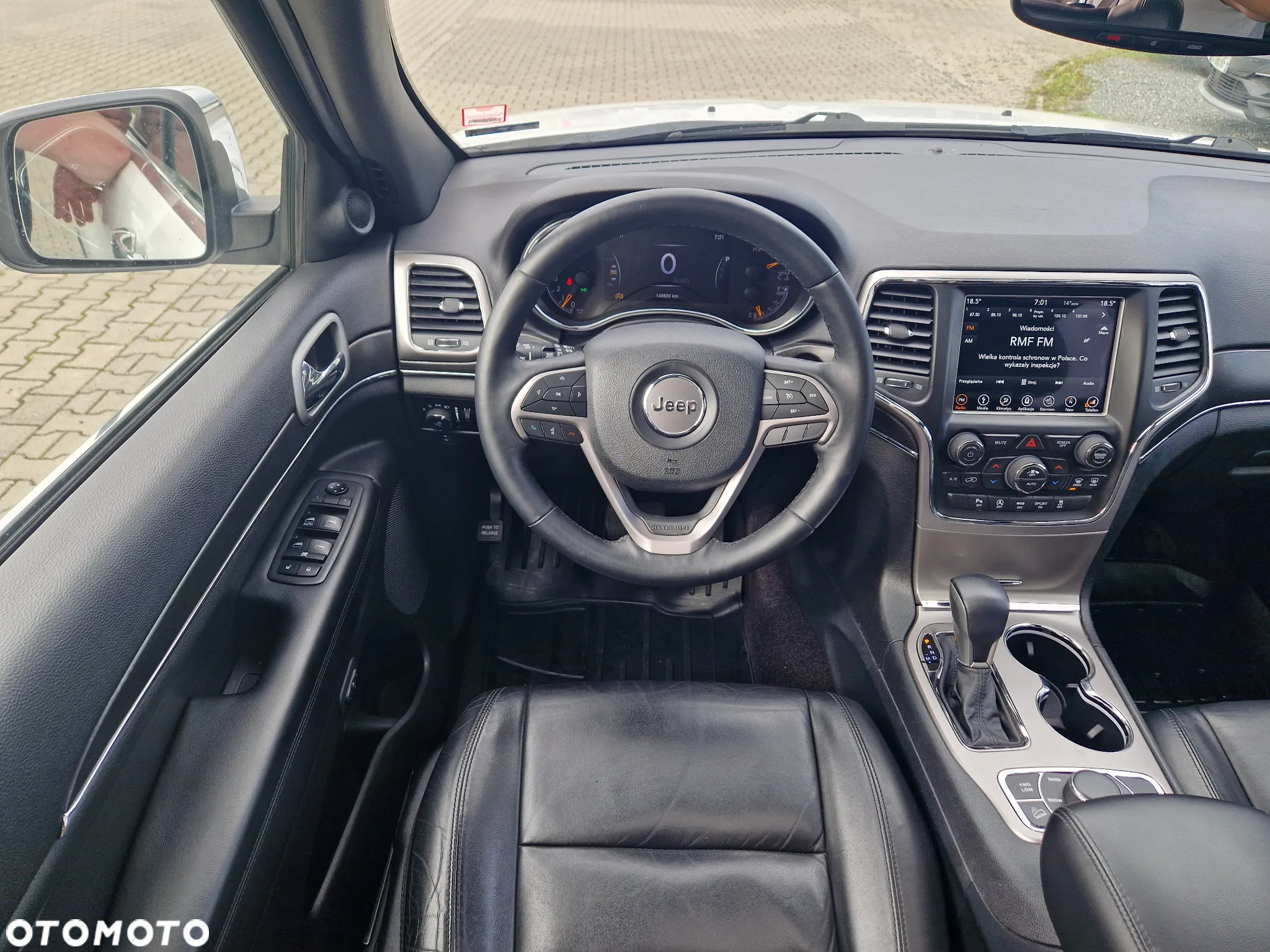 Jeep Grand Cherokee - 29