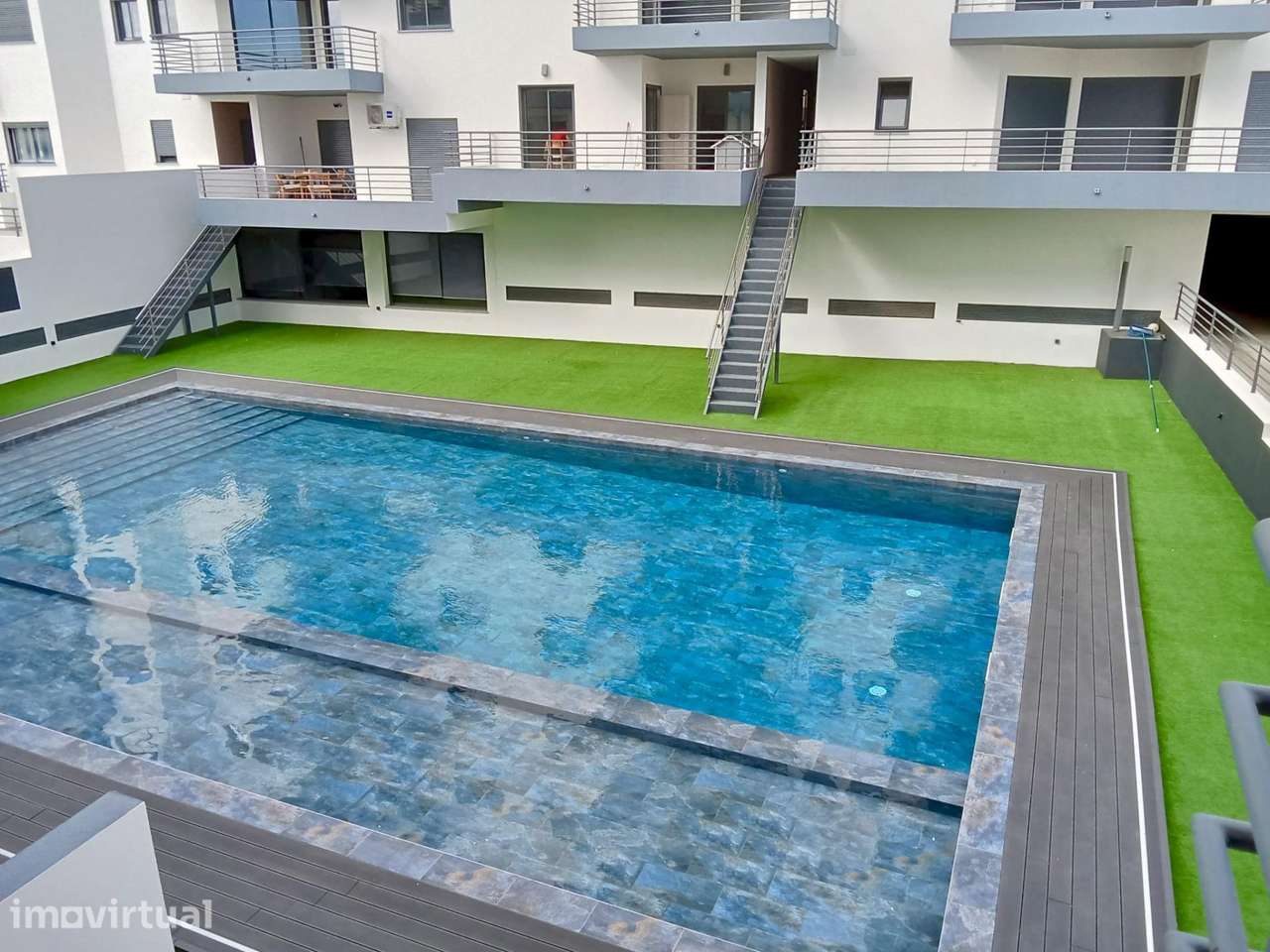 Apartamento T3 com Varandas e Vista Deslumbrante sobre a Ria Formosa - Grande imagem: 3/23
