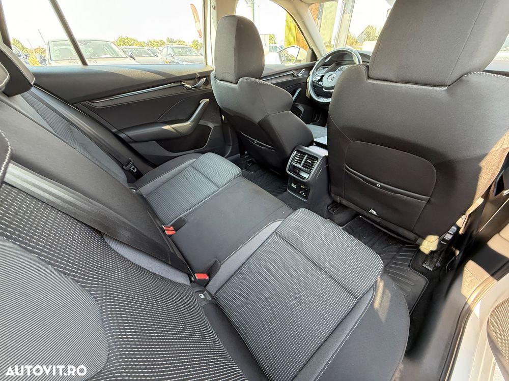 Skoda Octavia Combi 2.0 TDI Ambition - 19