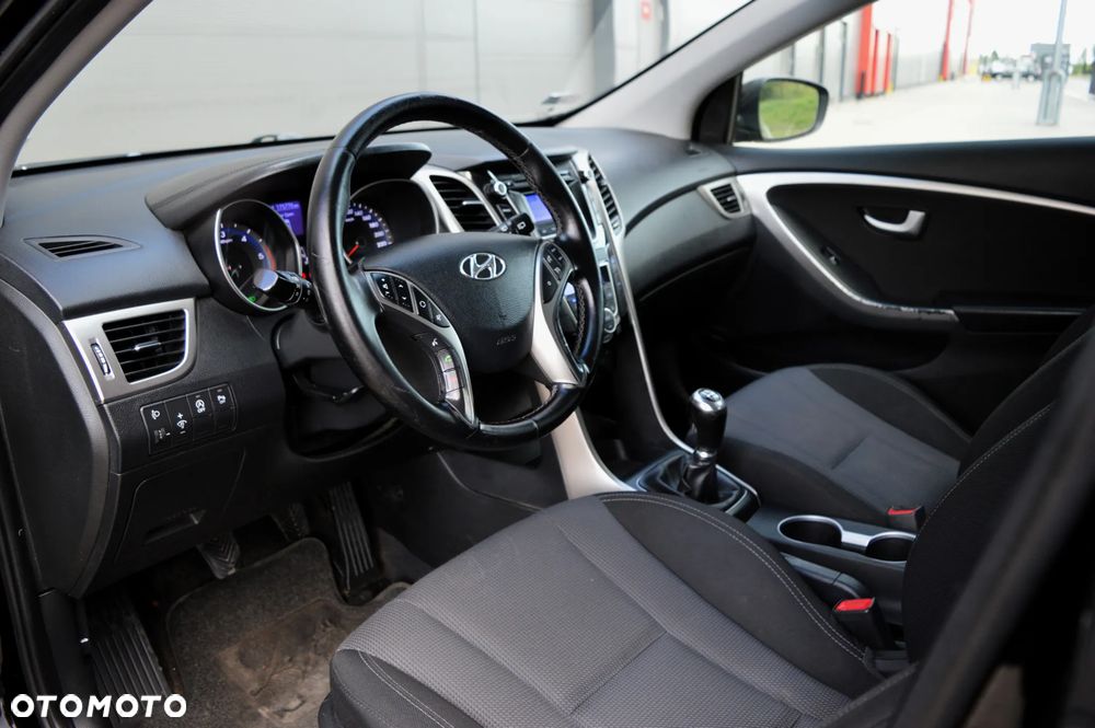 Hyundai i30 blue 1.6 CRDi YES Gold - 5