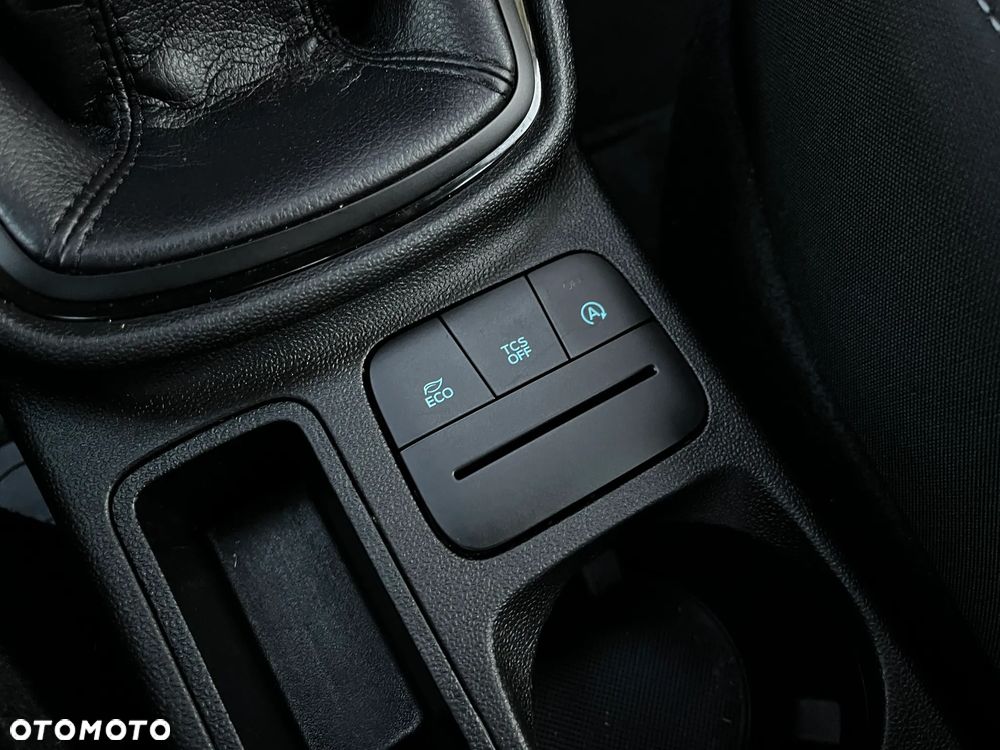 Ford Fiesta - 25