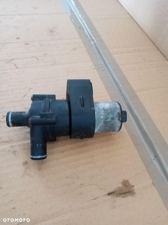 Dodatkowa pompka obiegu wody Mercedes Vito 639 A0028353564 - 4