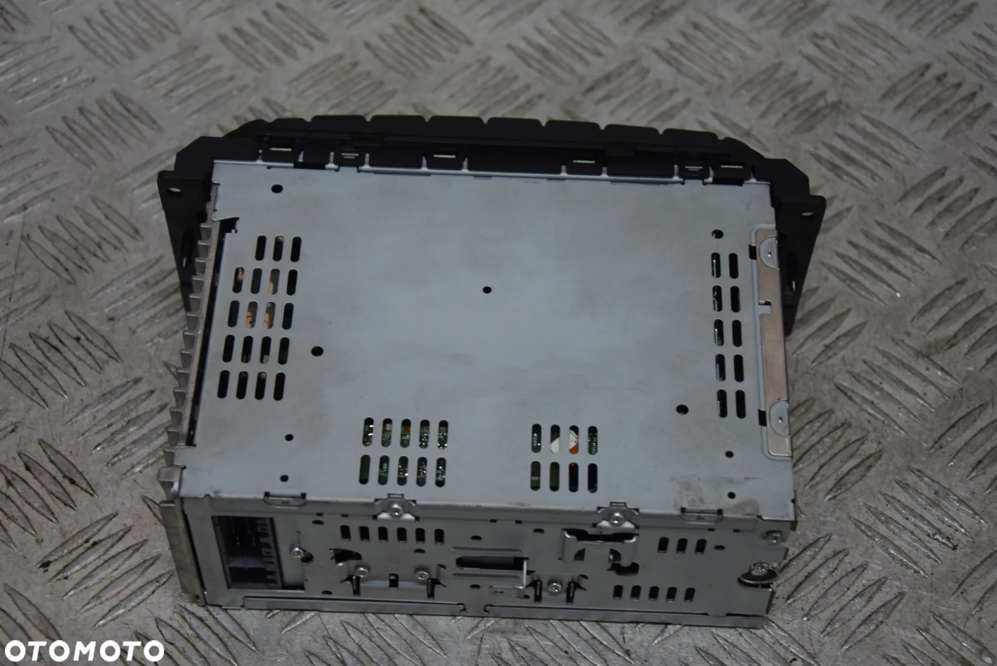 JEEP CHEROKEE KJ RADIO KOD - 3