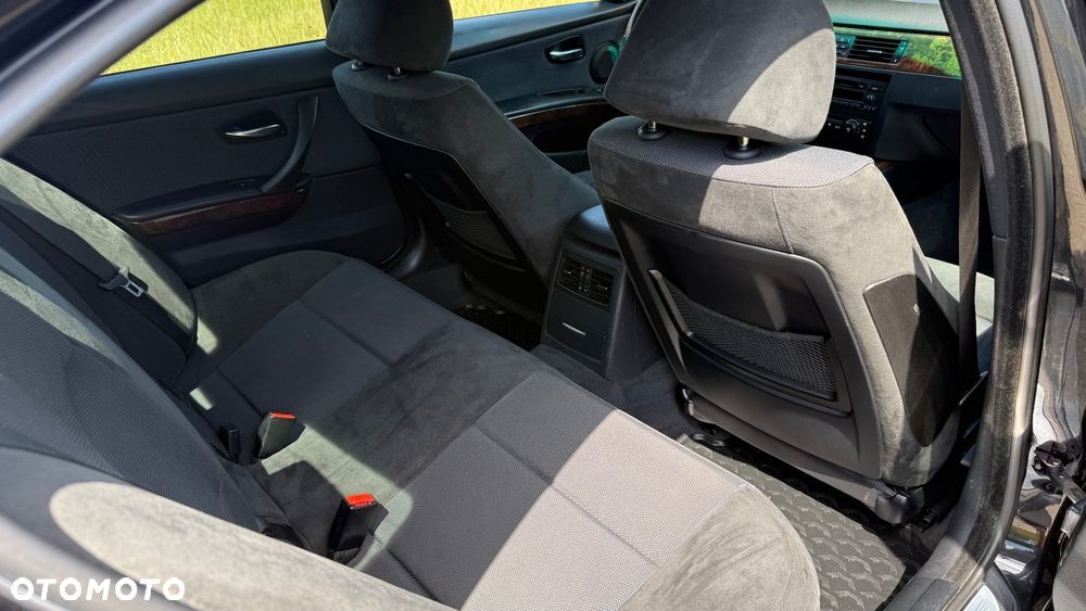 BMW Seria 3 320d - 26