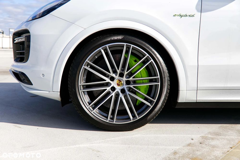 Porsche Cayenne Turbo S E-Hybrid Tiptronic S - 22