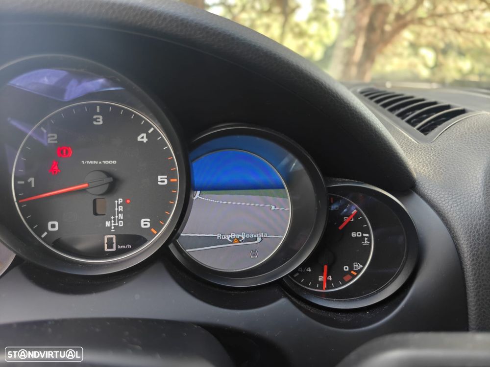 Porsche Cayenne Platinum Edition - 35