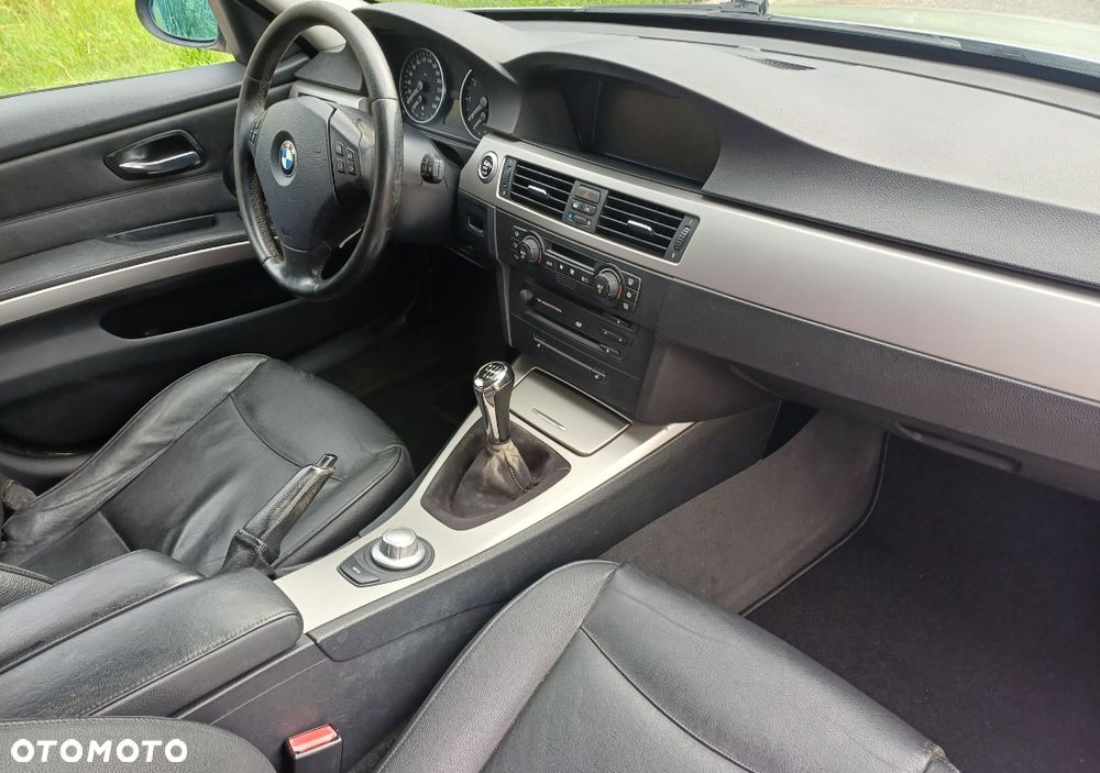 BMW Seria 3 320i - 2