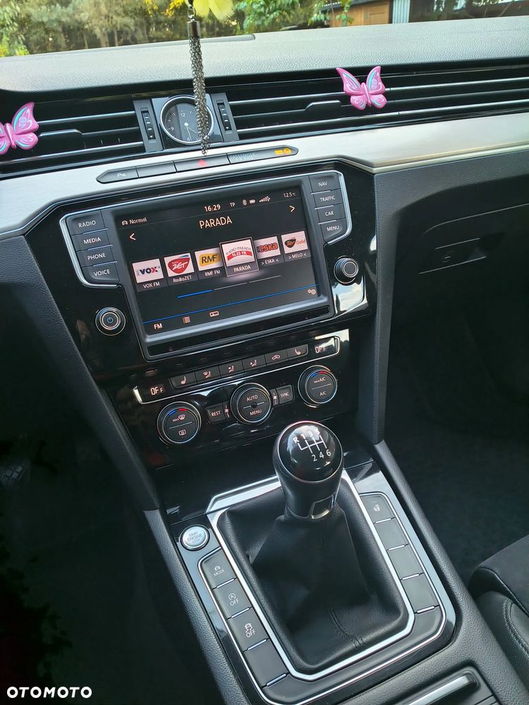 Volkswagen Passat - 17
