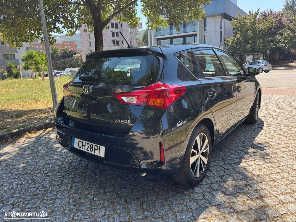 Toyota Auris 1.4 D-4D Comfort+VSC - 4