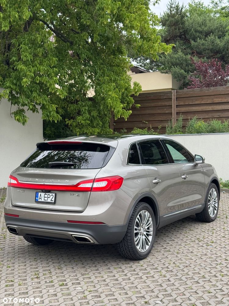 Lincoln MKX - 10