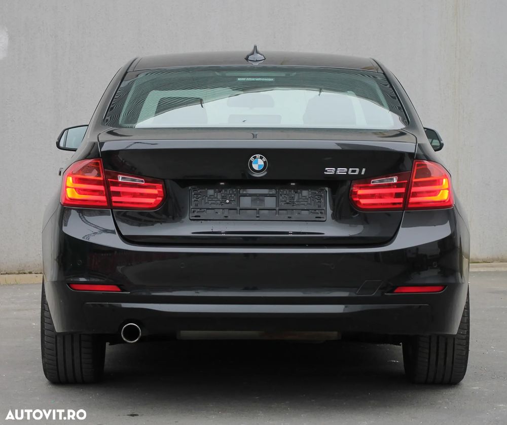 BMW Seria 3 320i Aut. Sport Line - 6