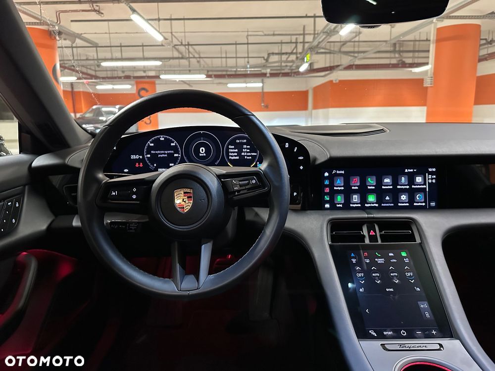Porsche Taycan 4 - 16