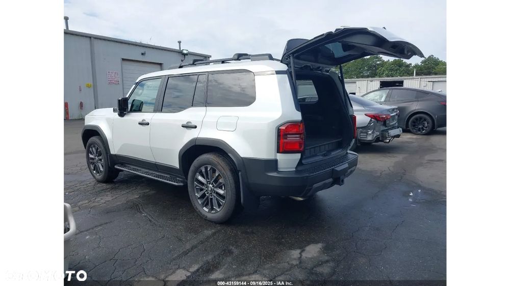 Toyota Land Cruiser - 5