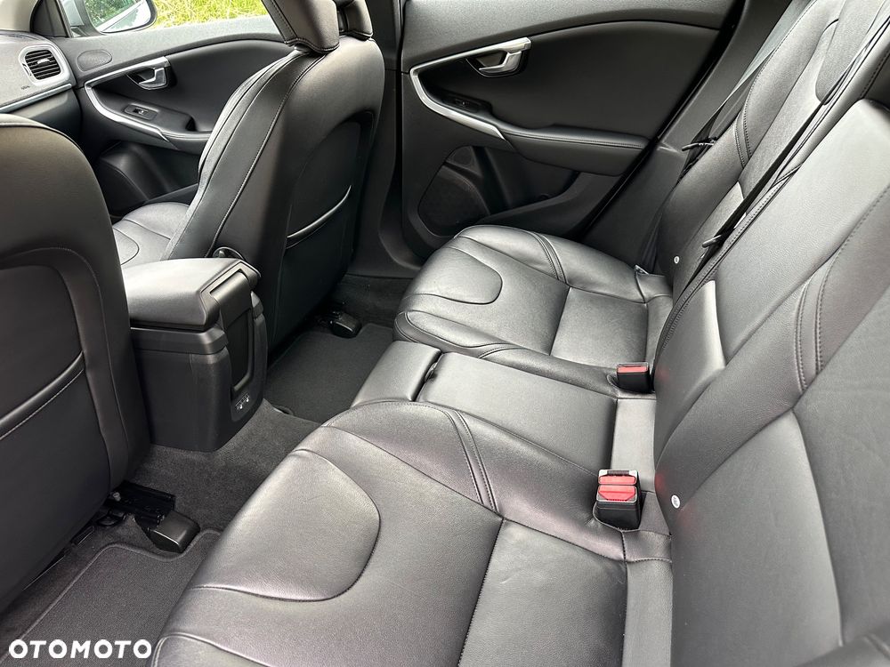 Volvo V40 D2 Momentum - 19