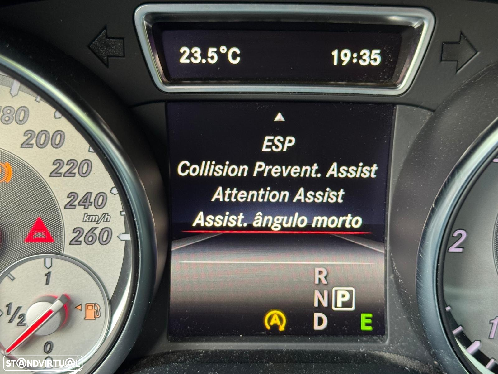 Mercedes-Benz GLA 200 (CDI) d 4Matic 7G-DCT AMG Line - 24