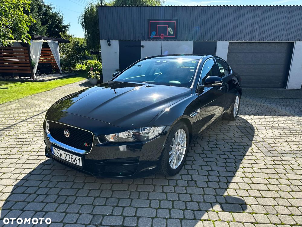 Jaguar XE 2.0 D R-Sport - 10