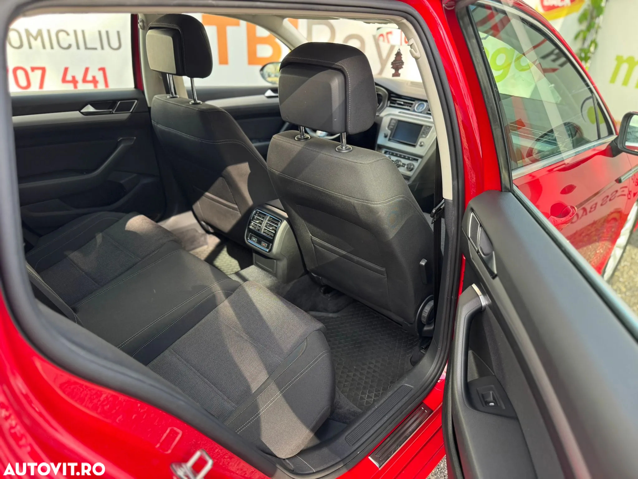 Volkswagen Passat Variant 1.6 TDI (BlueMotion Technology) DSG Comfortline - 31