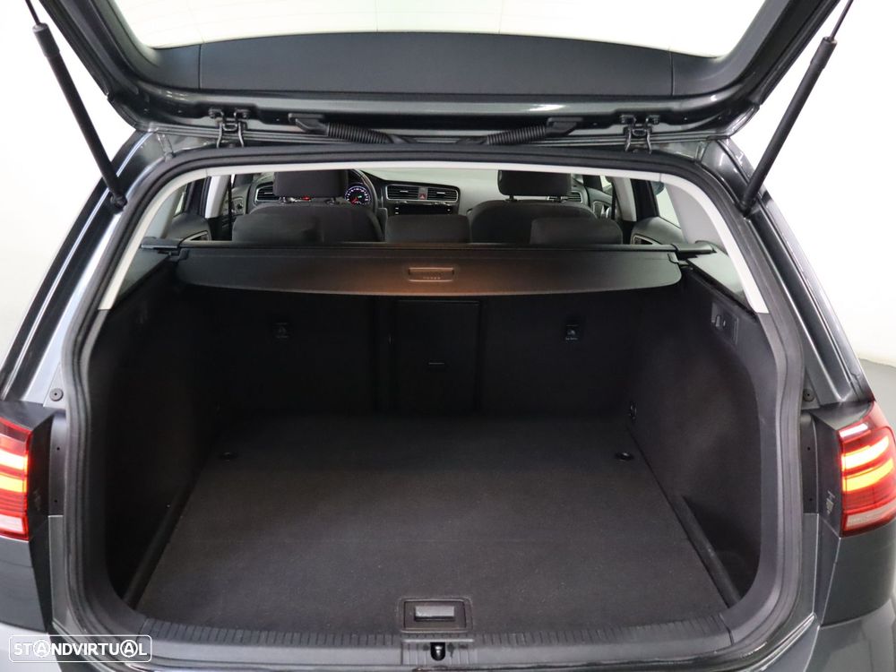 VW Golf Variant 1.6 TDi Confortline DSG - 17