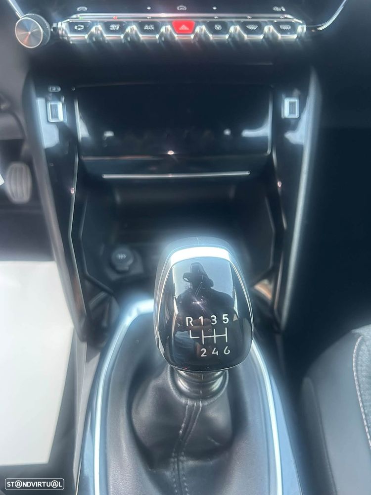 Peugeot 2008 - 18