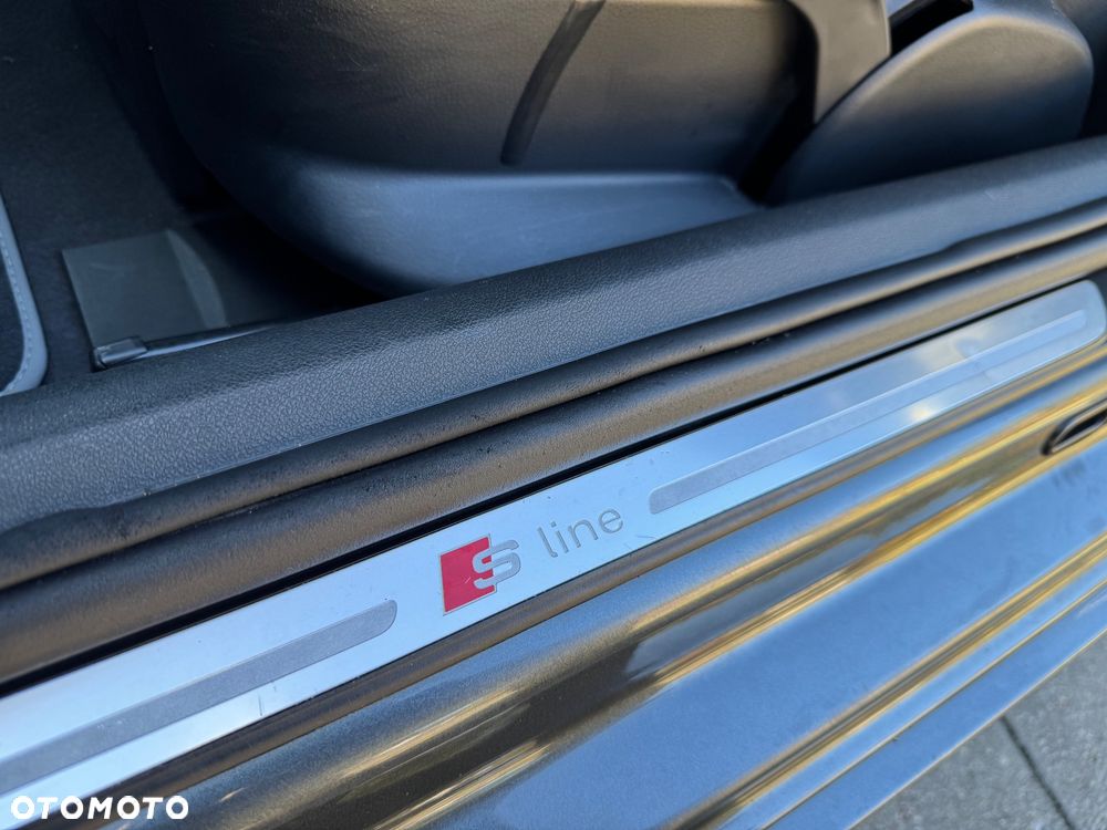 Audi A1 3-drzwiowe 1.4 TFSI S tronic S line edition m S line Sportpaket - 9