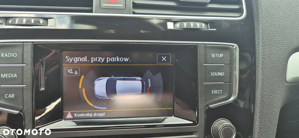 Volkswagen Golf - 2