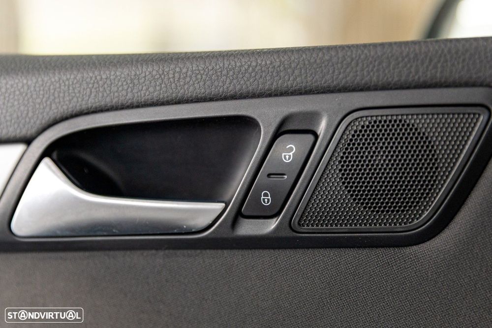 VW Sharan 2.0 TDI Confortline - 15