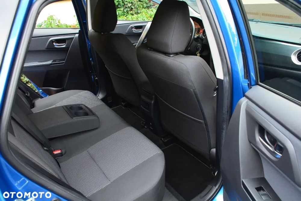 Toyota Auris 1.6 Premium Comfort - 23