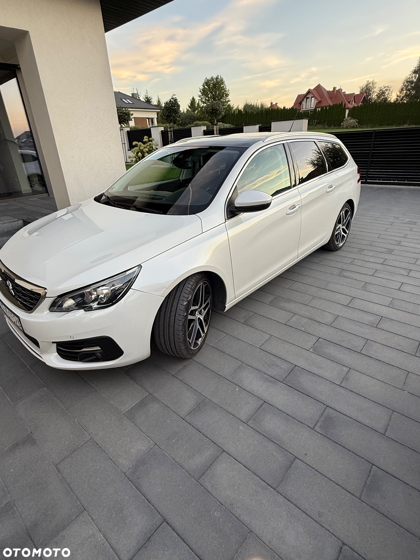 Peugeot 308 SW 1.6 BlueHDi Allure S&S EAT6 - 14