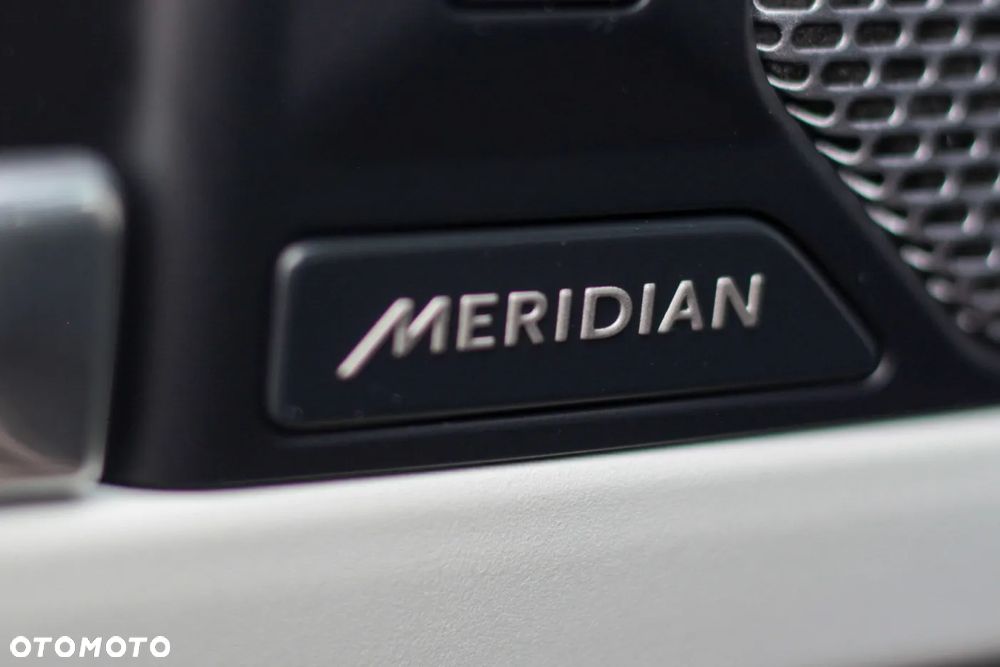 Land Rover Defender 110 D200 X-Dynamic HSE - 32