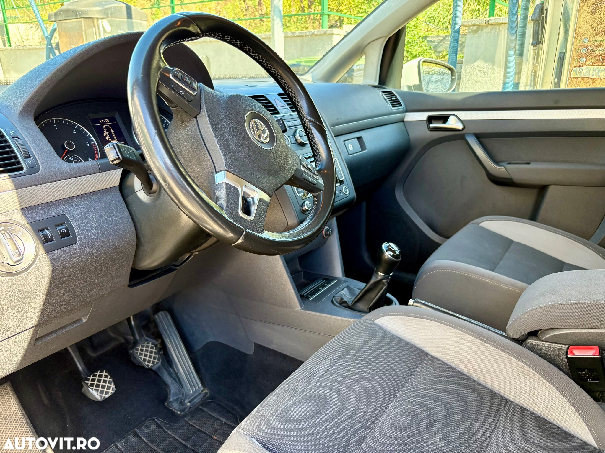 Volkswagen Touran 2.0 TDI Comfortline - 13