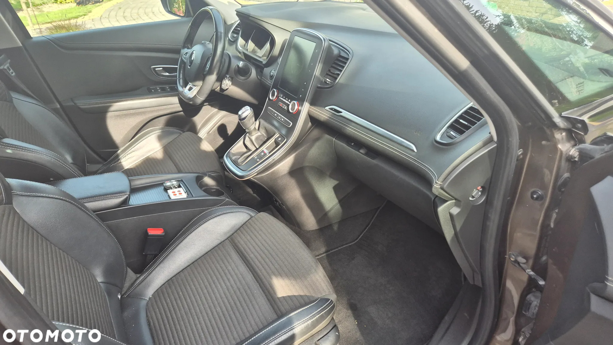 Renault Grand Scenic - 11
