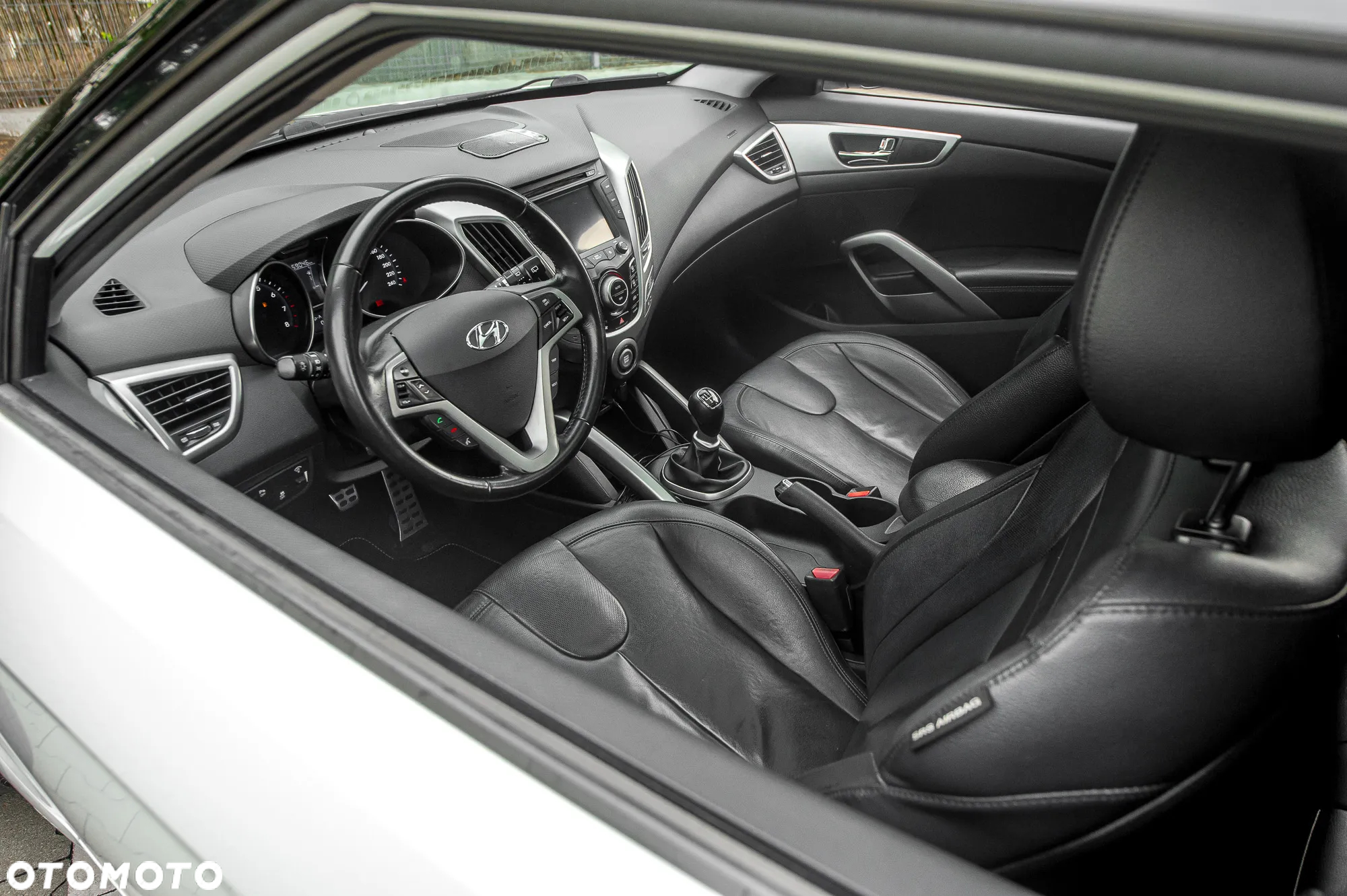 Hyundai Veloster 1.6 GDI Style - 22