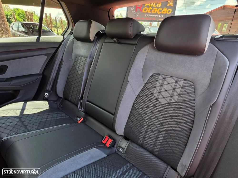Volkswagen Golf 2.0 TDI R-Line DSG — fotografia 9