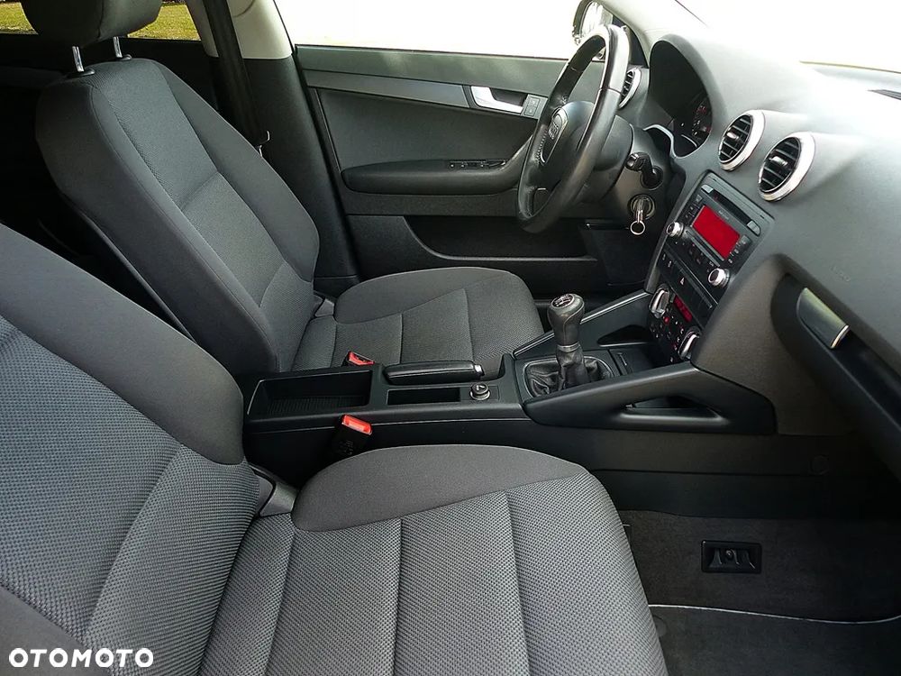 Audi A3 Sportback 2.0 TDI Attraction - 25