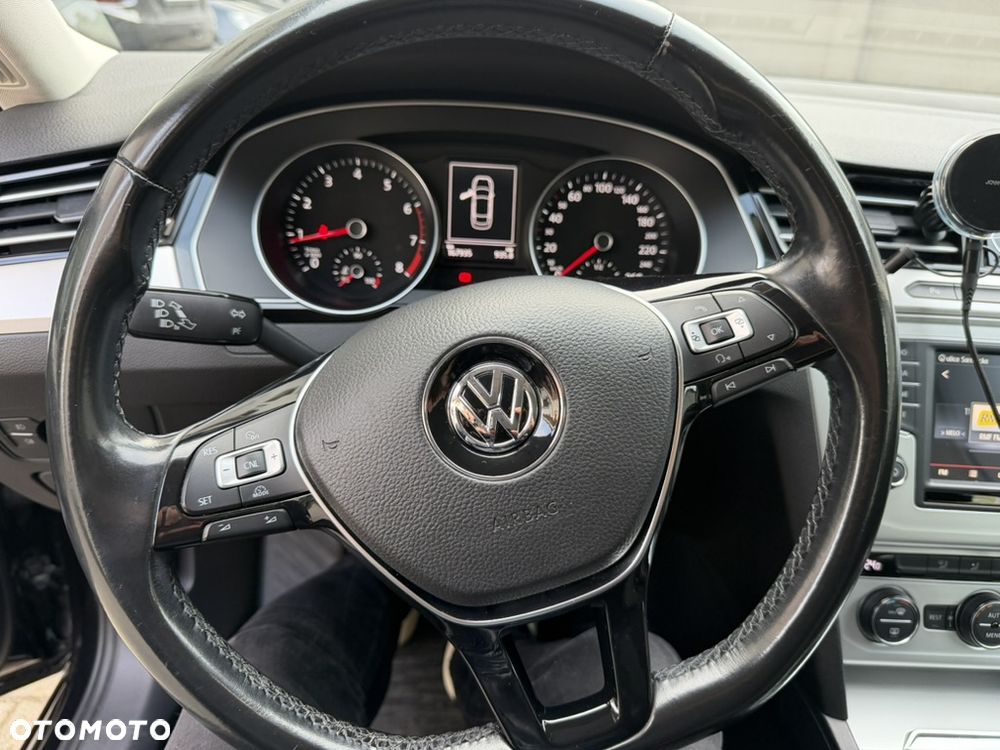 Volkswagen Passat 1.4 TSI BMT Comfortline - 12