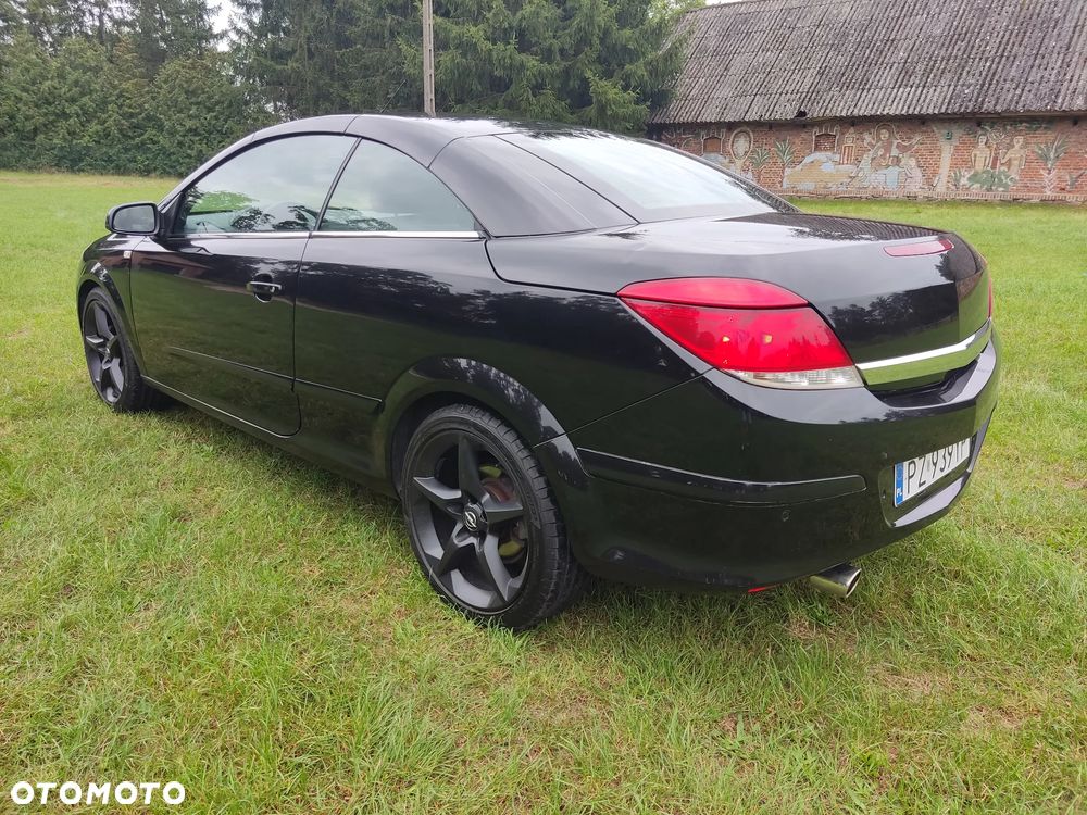 Opel Astra TwinTop 1.8 Cosmo - 3