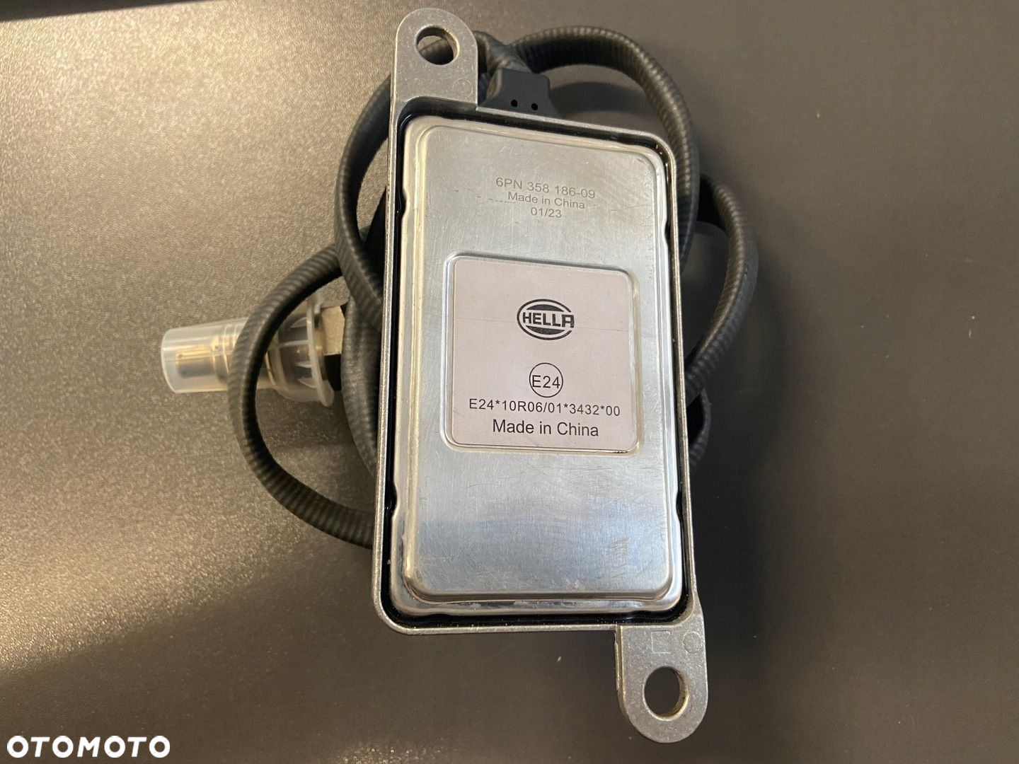 CZUJNIK SPALIN SENSOR NOX HELLA KATALIZATOR 6PN 358 186-091 SCANIA EURO5 - 3