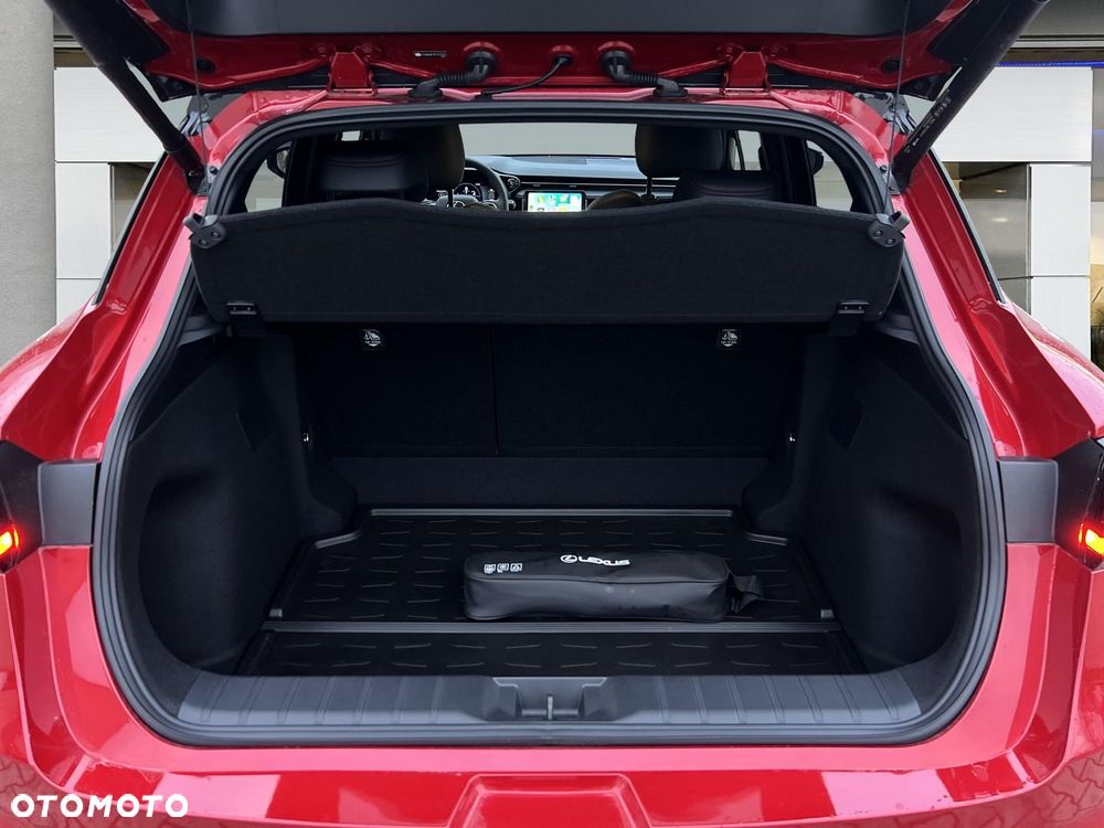 Lexus LBX 1.5 Hybrid Emotion - 19