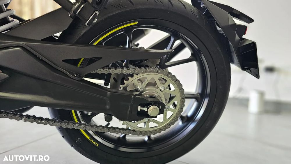 CF Moto 300NK ABS - 11