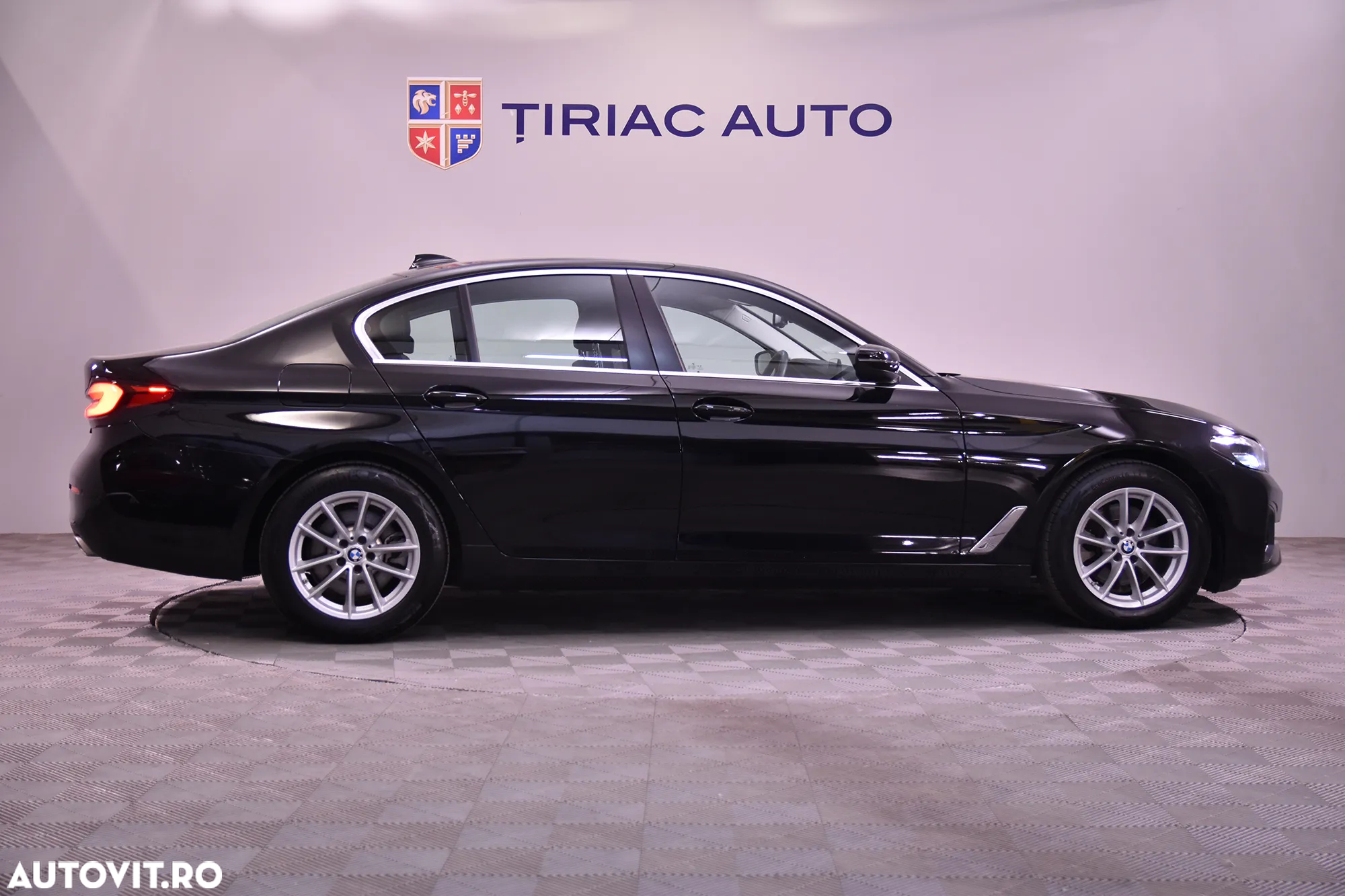 BMW Seria 5 518d AT MHEV - 6