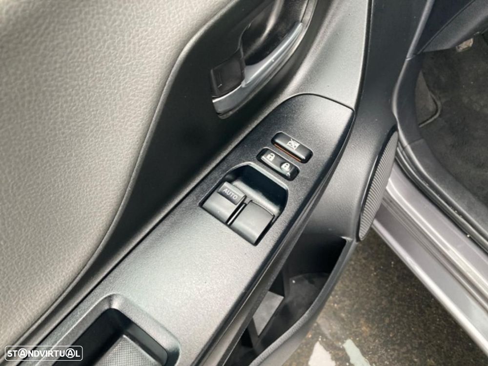 Toyota Yaris 1.0 VVT-i Exclusive - 25