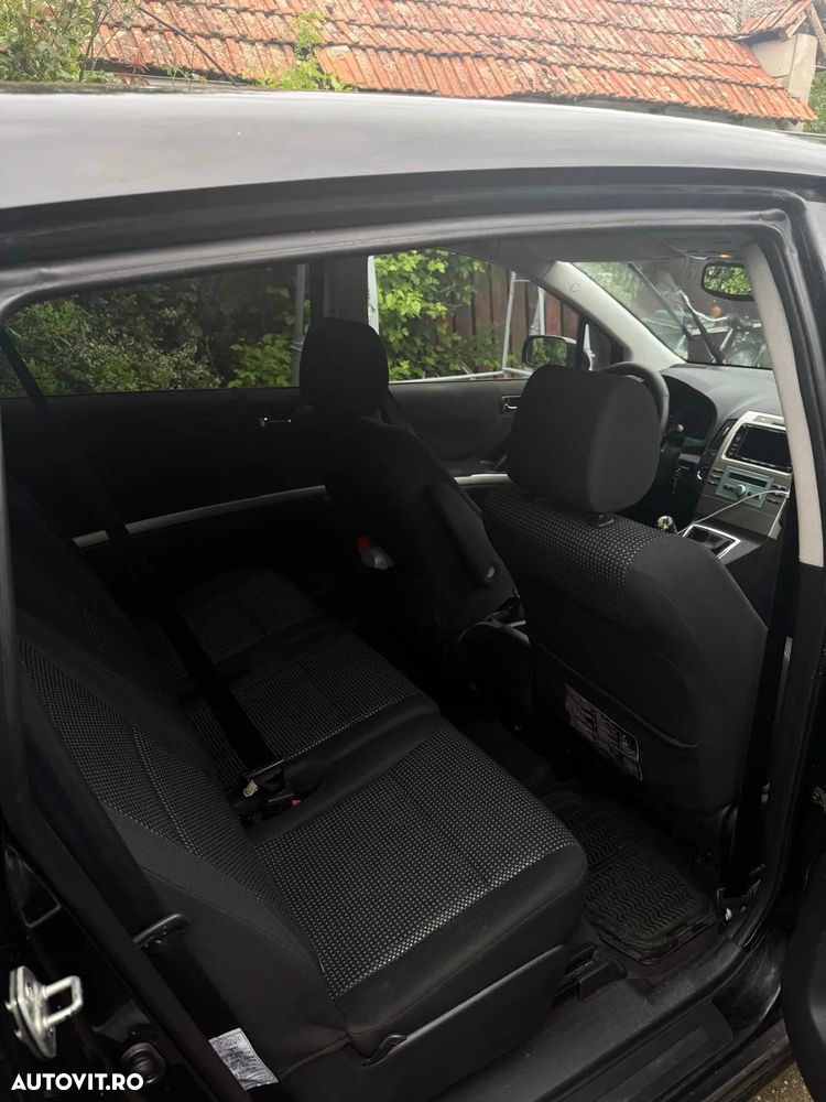 Toyota Corolla Verso - 5