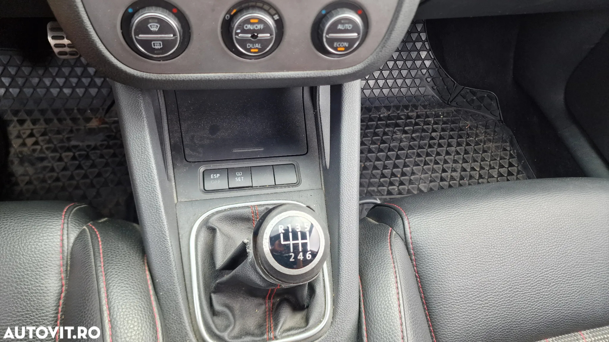 Volkswagen Golf 2.0 FSI GTI - 7