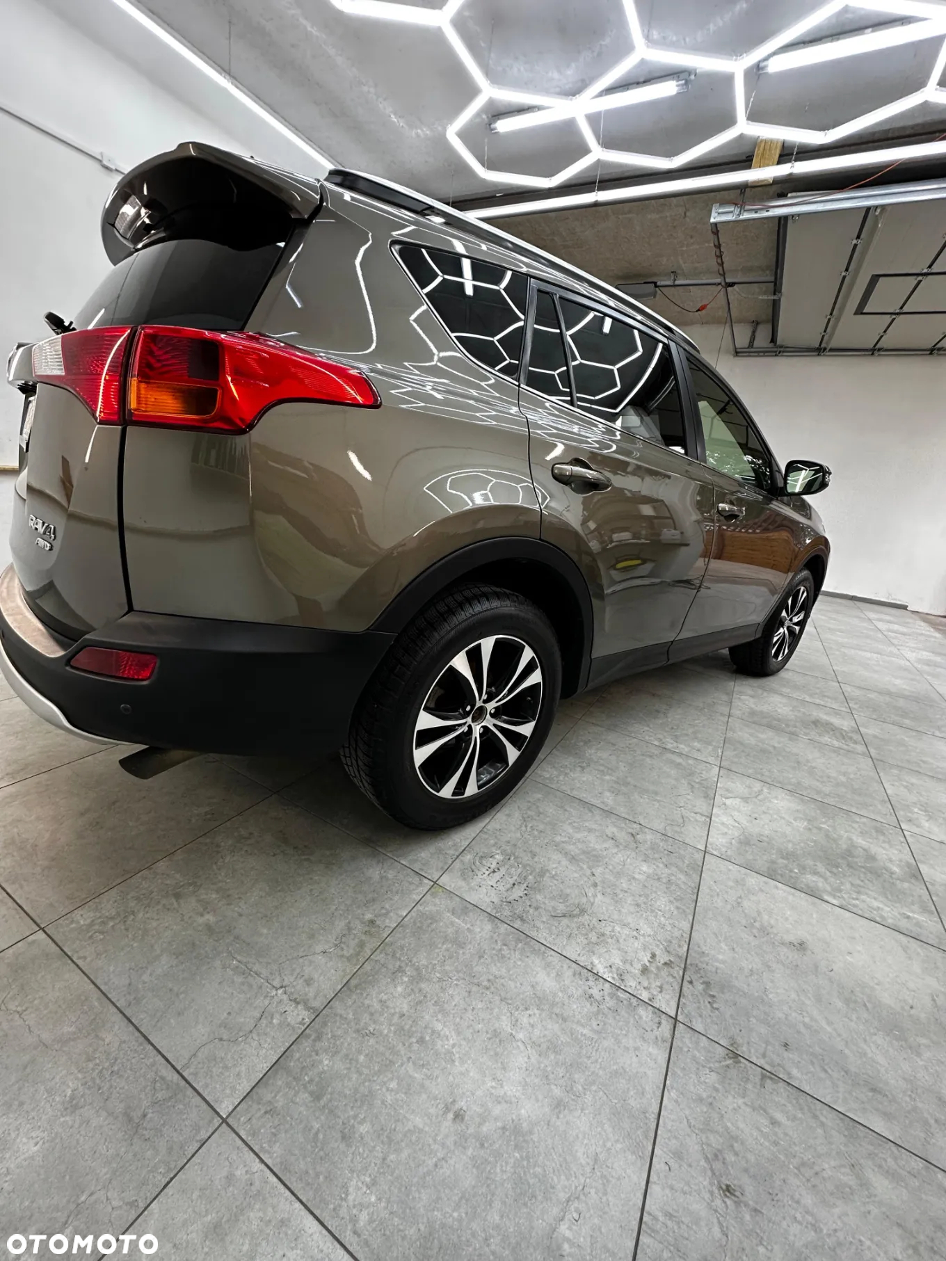 Toyota RAV4 2.0 D-4D Premium - 4