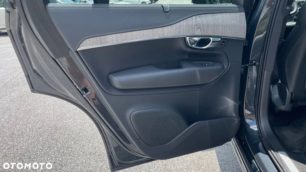 Volvo XC 90 - 21