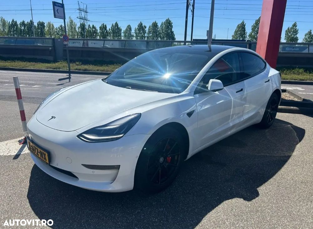Tesla Model 3 - 13