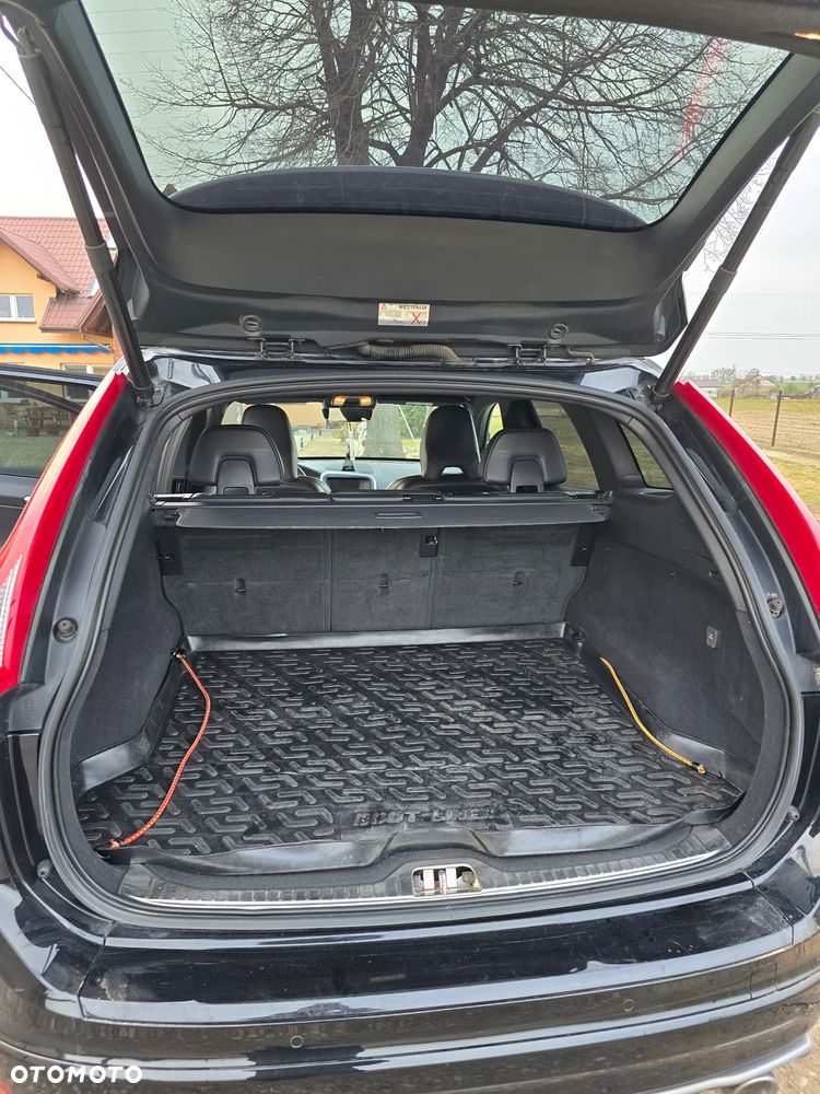 Volvo XC 60 D5 AWD R-Design Momentum - 14