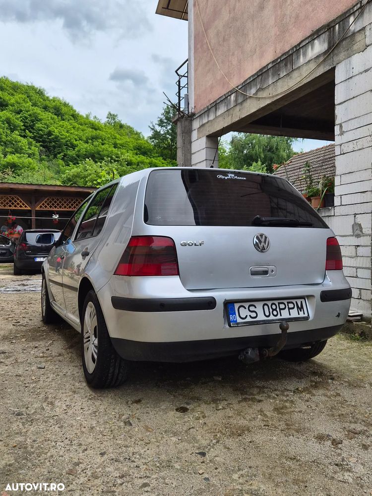 Volkswagen Golf - 4