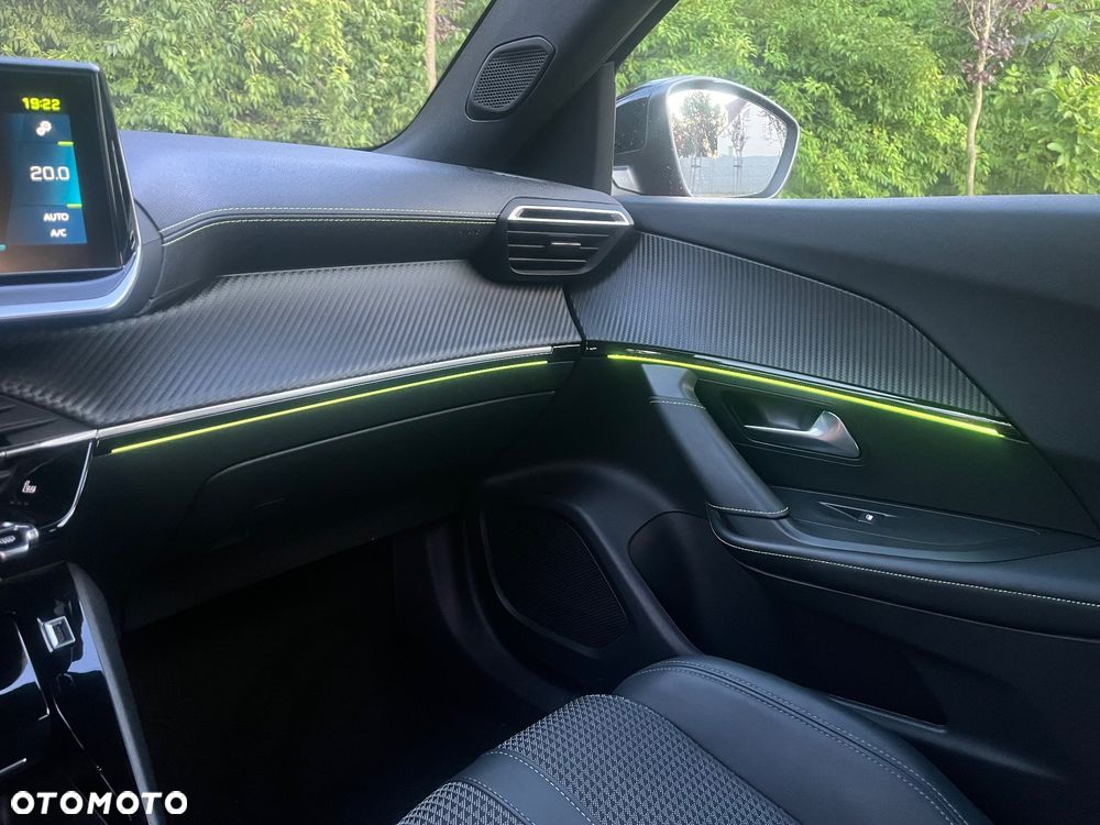 Peugeot 2008 136 GT - 28
