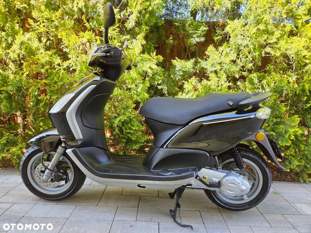 Piaggio FLY - 5